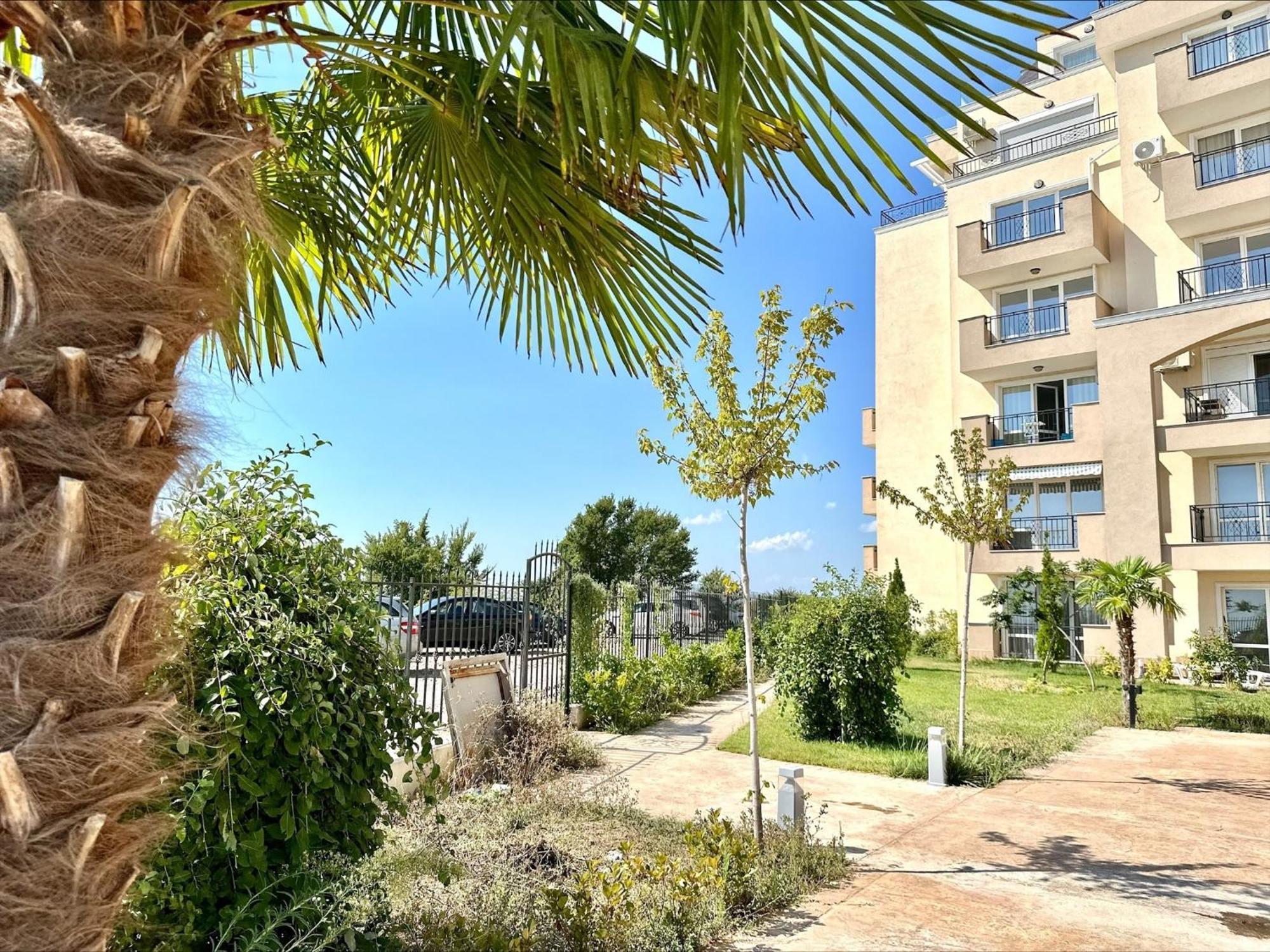 Ipanema Beach - Menada Apartments Sveti Vlas Eksteriør bilde